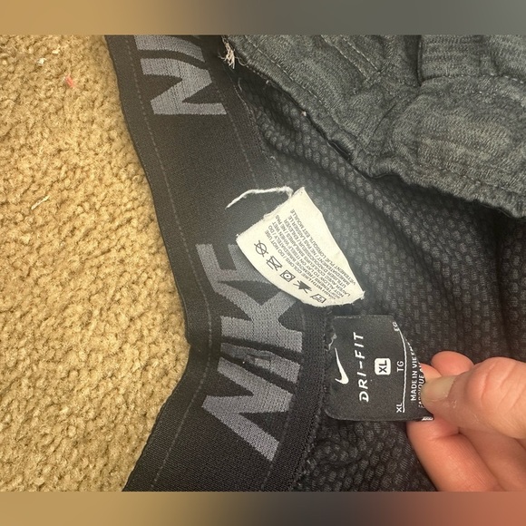 Nike Dri-Fit Shorts Men's XXL Heather Gray Elastic Waist Drawstring - Picture 2 of 2